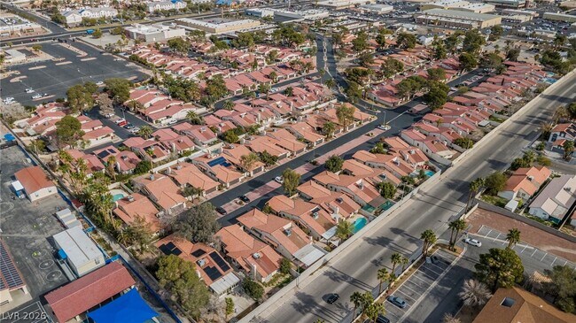 Building Photo - 2457 Swan Ln