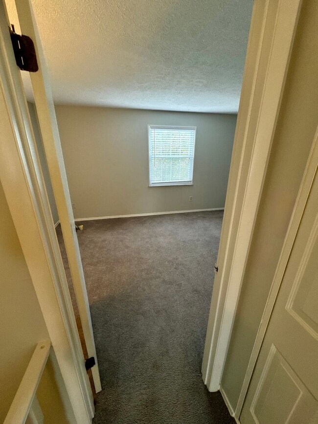 Building Photo - Charming 2 Bed 1 Bath in Cranberry!