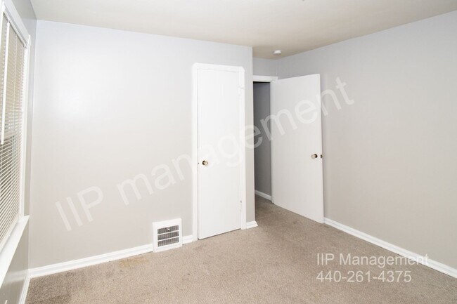 Building Photo - Lovely 3BD & 1.5BA Updated Home in North R...