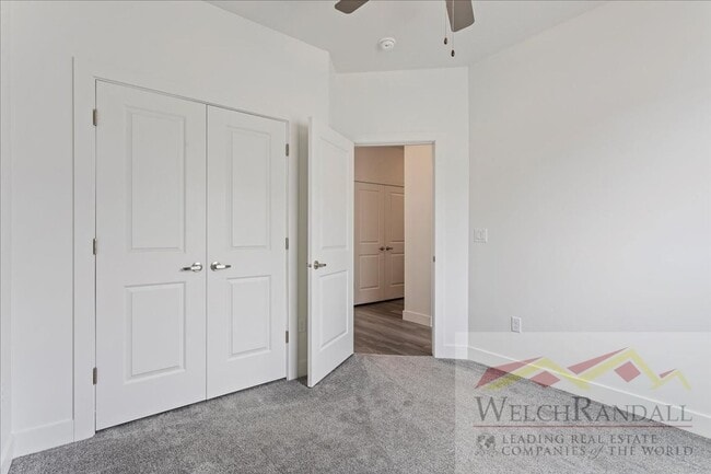 Building Photo - Beautiful 3 Bed 2.5 Bath Townhome in West ...