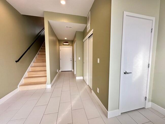 Mud room - 1810 Irving St