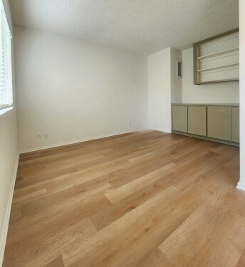 Interior Photo - 10138 Palms Blvd