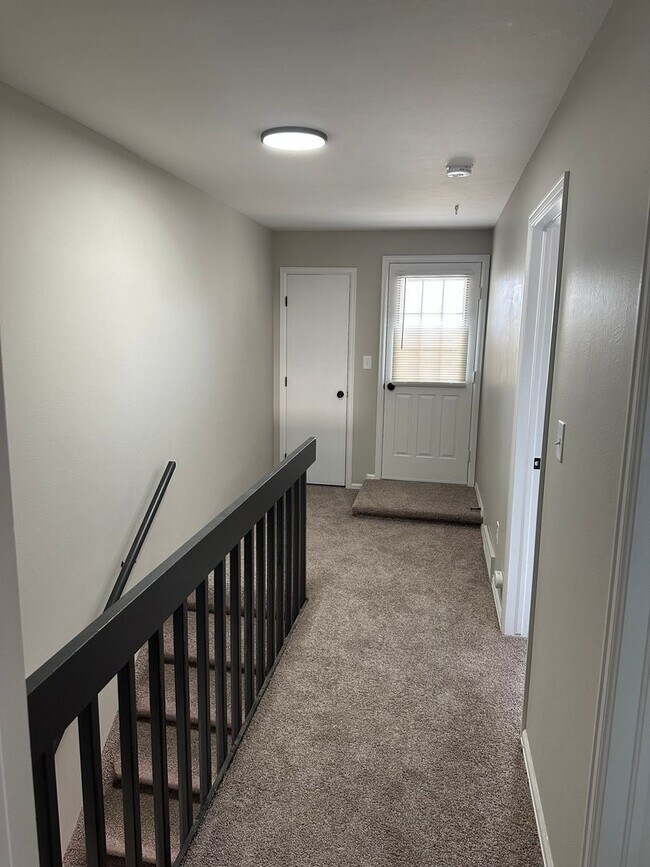 Building Photo - 5458 Fiesta Ln