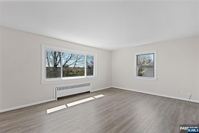 Building Photo - 154 Ames St