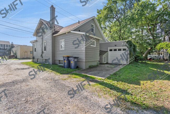 Building Photo - 735 Davis - Gorgeous single family home