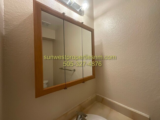 Building Photo - 1701 E Cliffside Dr