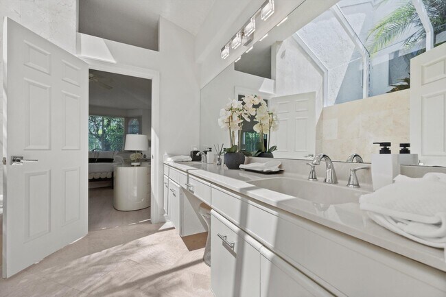 Building Photo - 2587 Muir Cir