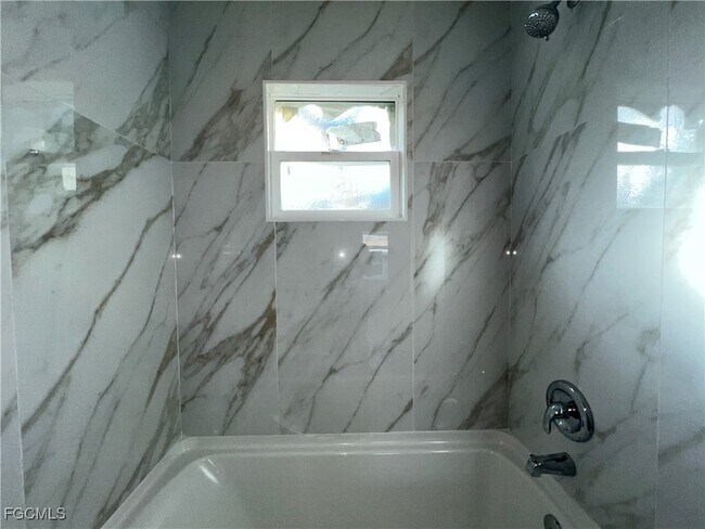 Building Photo - 1270 Allen St