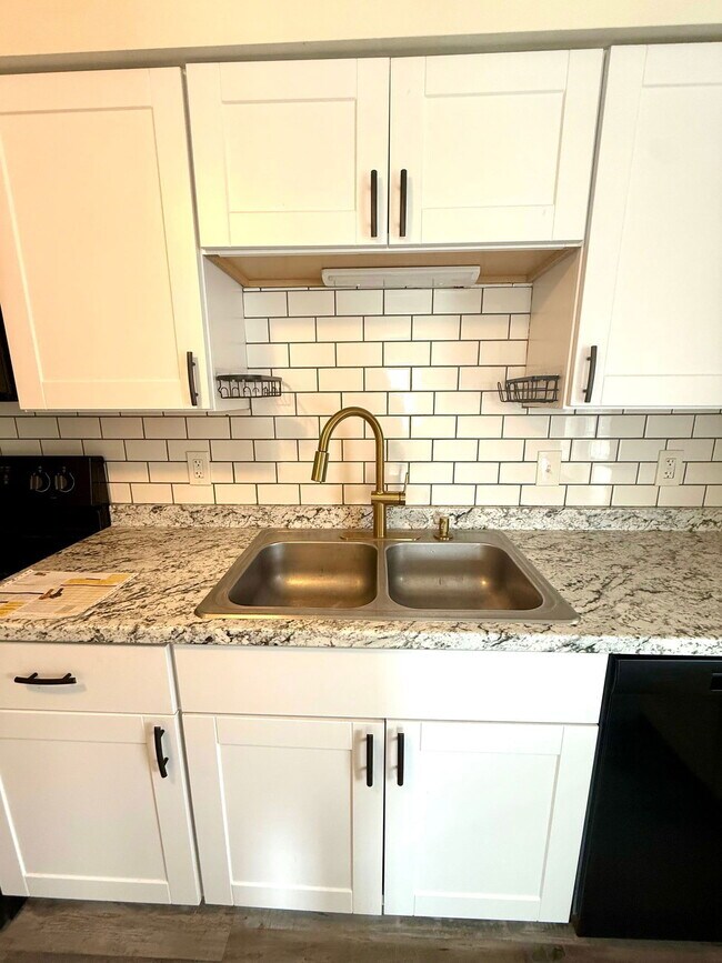 Building Photo - 58 N Front St