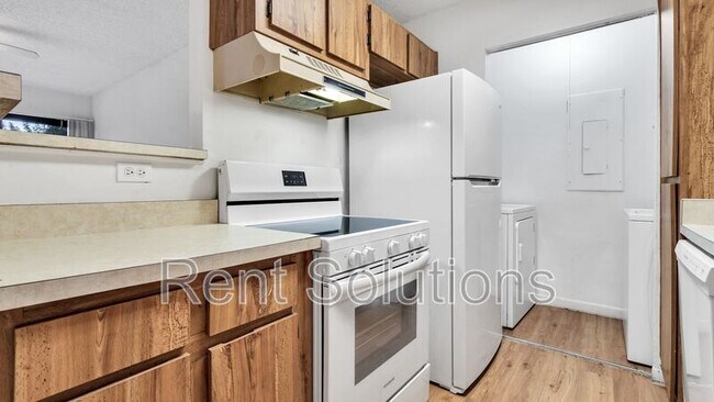 Building Photo - 455 Alt 19
