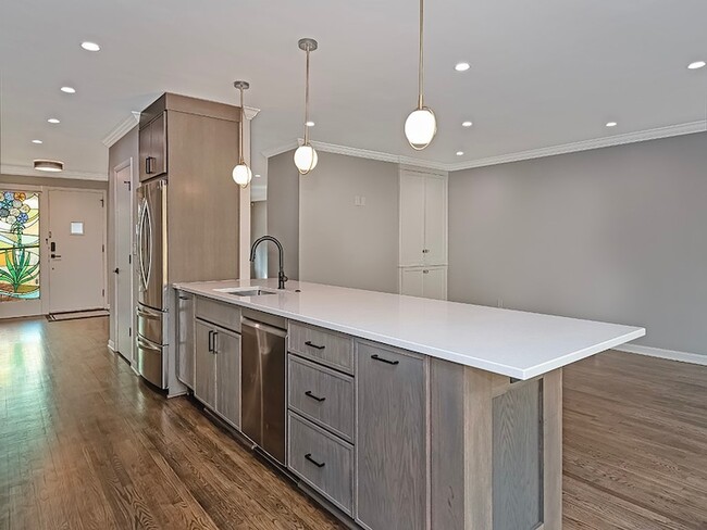 Building Photo - 1453 Squirrel Hill Ave