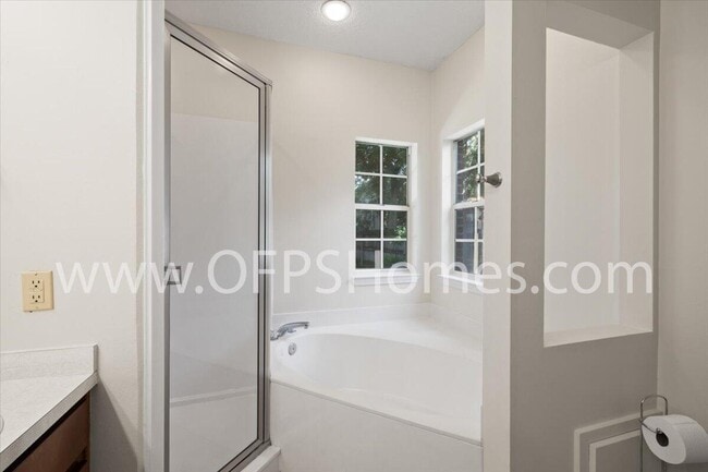 Building Photo - 1714 Evans Ct