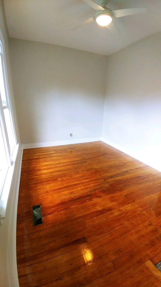 Building Photo - 1515 Grainger Ave