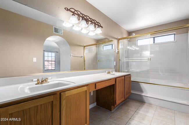 Building Photo - 11305 E Sunnyside Dr