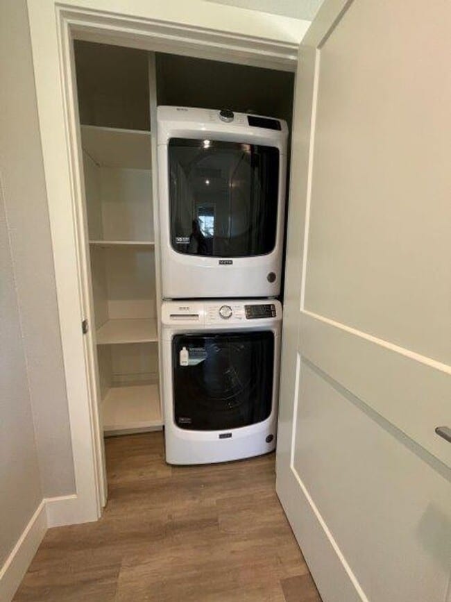 Building Photo - Tahoe Park 2 Bedroom Near UC Davis Med Center