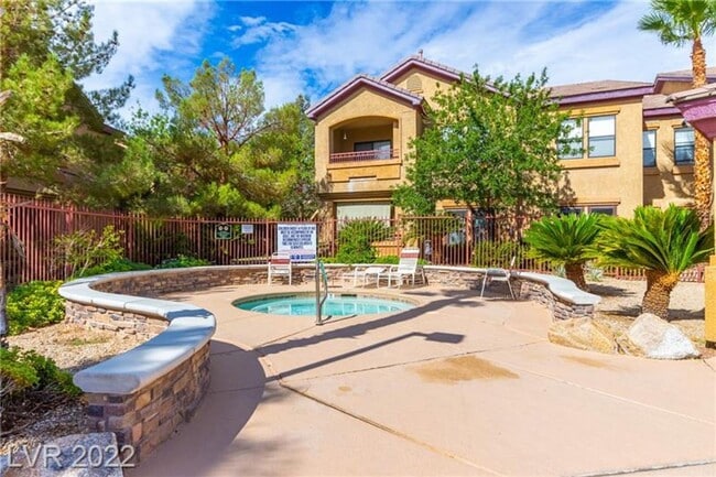 Building Photo - Northwest Grand Canyon Village - 2 Bedroom...
