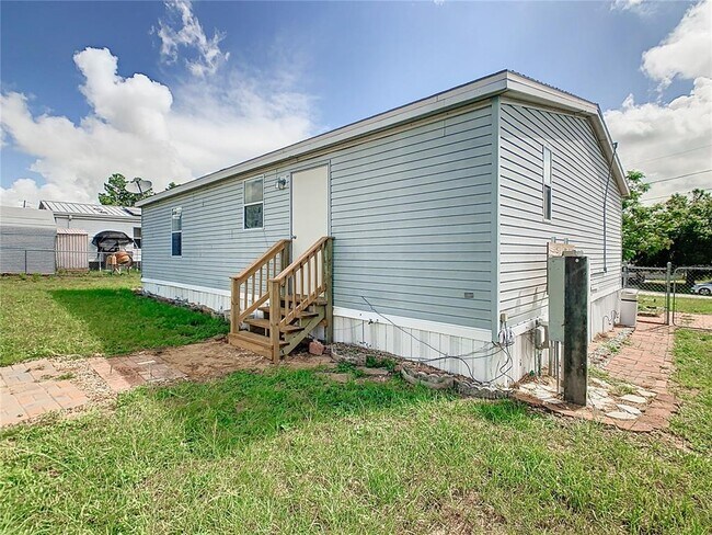 Building Photo - 318 San Pablo Cir