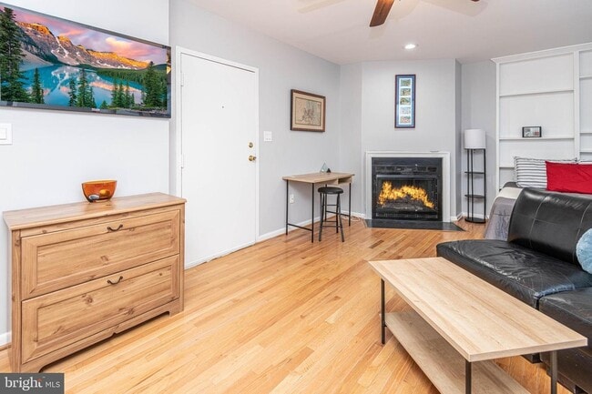 Cozy warm hard wood floors and loads of sunshine from 3 east facing windows. - 2012 O St NW