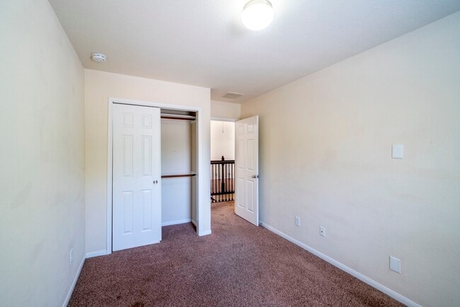 Building Photo - 3906 Waterford Ln