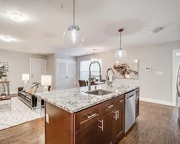 Building Photo - 1258 Holbrook Ter NE