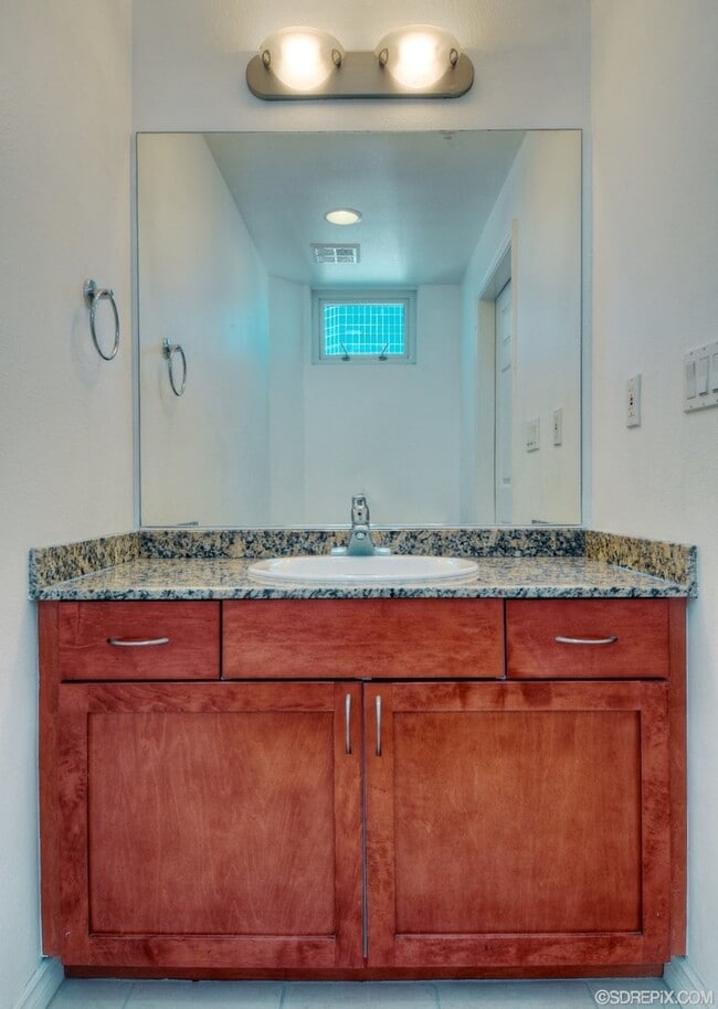 Building Photo - Stunning Two-Story Treo Residence in Littl...