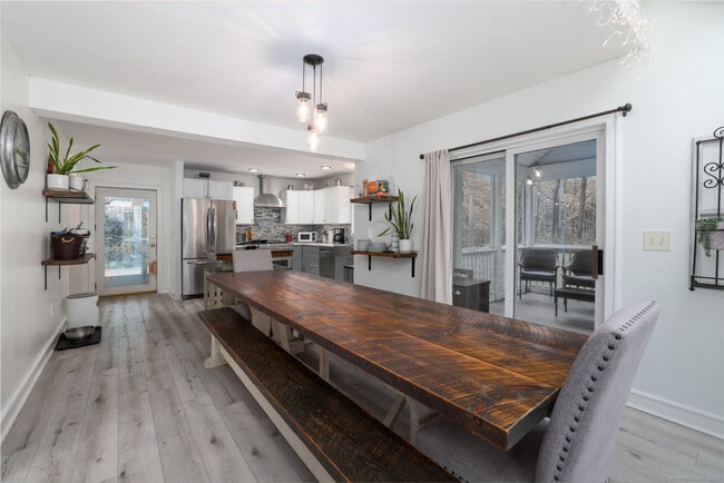 Building Photo - 266 Old Forge Rd