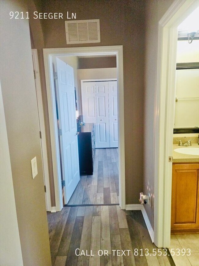 Building Photo - 9211 Seeger Ln