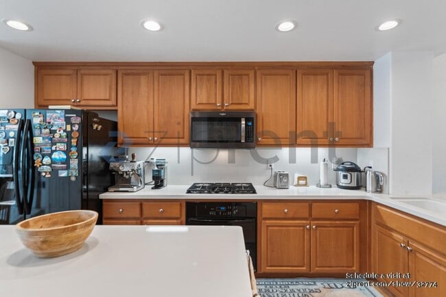 Building Photo - 929 Glen Valley Terrace