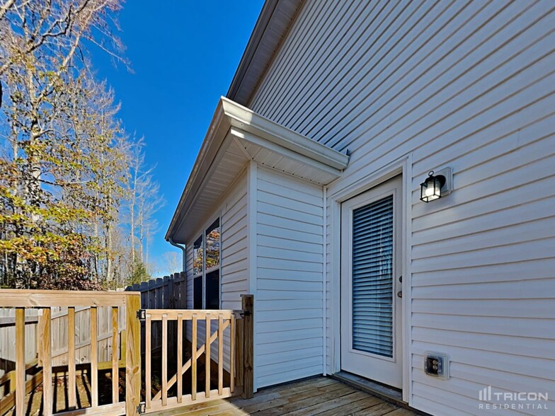 Building Photo - 170 Overcup Ct