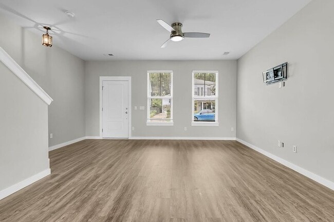 Building Photo - 146 Winding Branch Dr