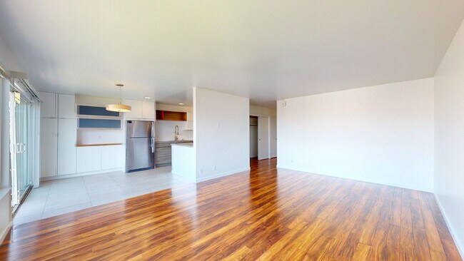 Building Photo - 2642 Greenwich St