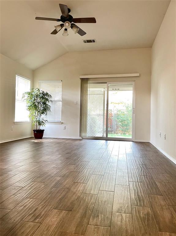 Building Photo - 2325 Clover Ridge Dr