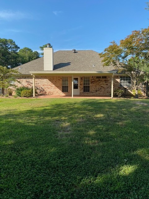 Building Photo - 5105 Woodgate Dr