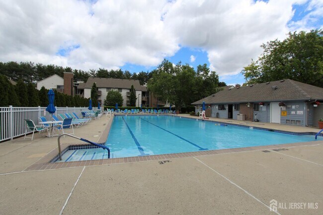 Building Photo - 4707 Ravens Crest Dr