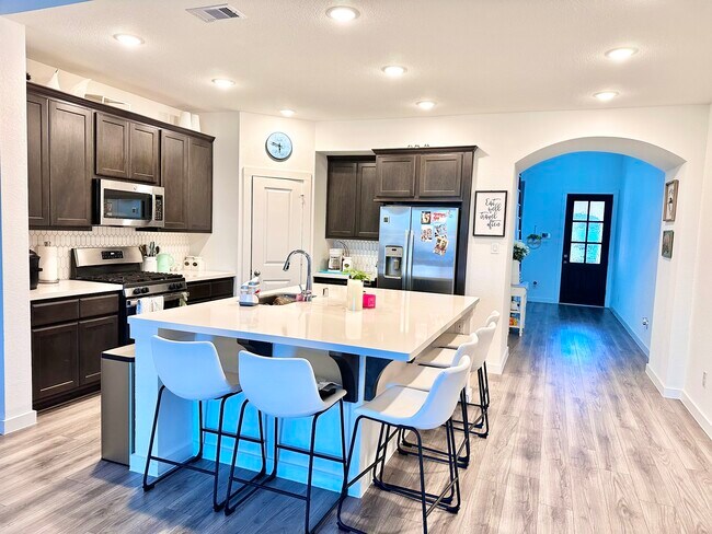 Building Photo - 13110 Blue Flora Dr