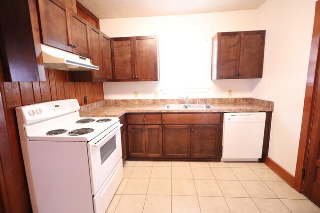 Building Photo - 321 Michael Cir