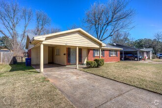 Building Photo - Beautiful 3 bedroom