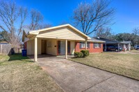 Building Photo - Beautiful 3 bedroom