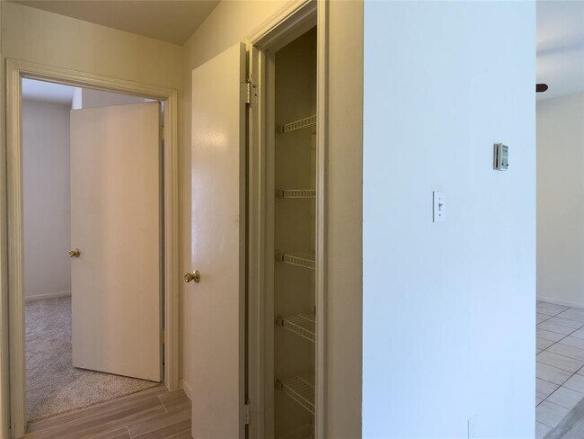 Building Photo - 6500 Harbor Town Dr