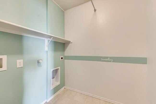 Building Photo - 1601 Megan Creek Dr