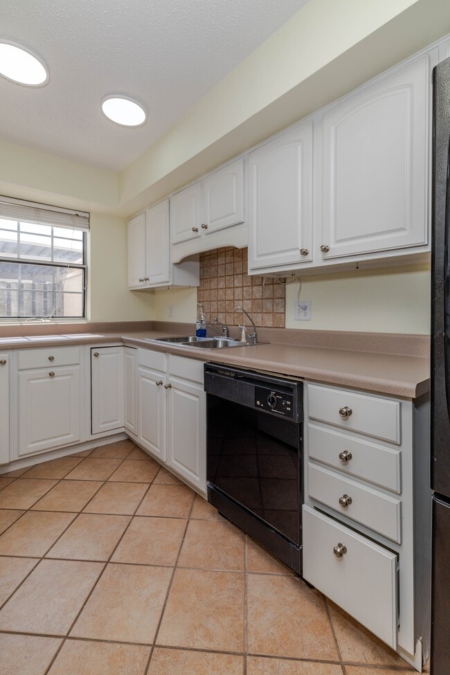 Building Photo - 7914 Gleason Dr NW