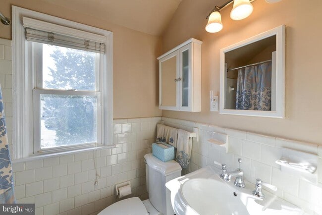 Building Photo - 2609 Farmington Dr