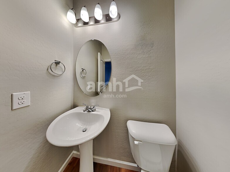 Building Photo - 20777 W Maiden Ln