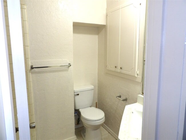 Building Photo - 2803 NW 17th St