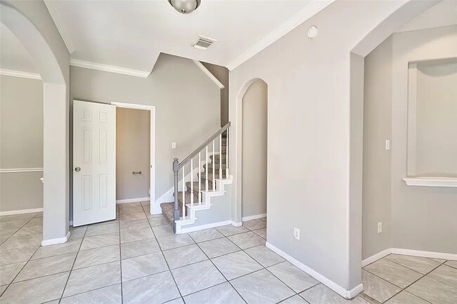 Building Photo - 13714 Hillingdale Ln