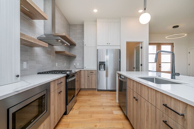 Building Photo - Luxury Breckenridge Park Home