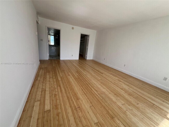 Building Photo - 5600 Collins Ave