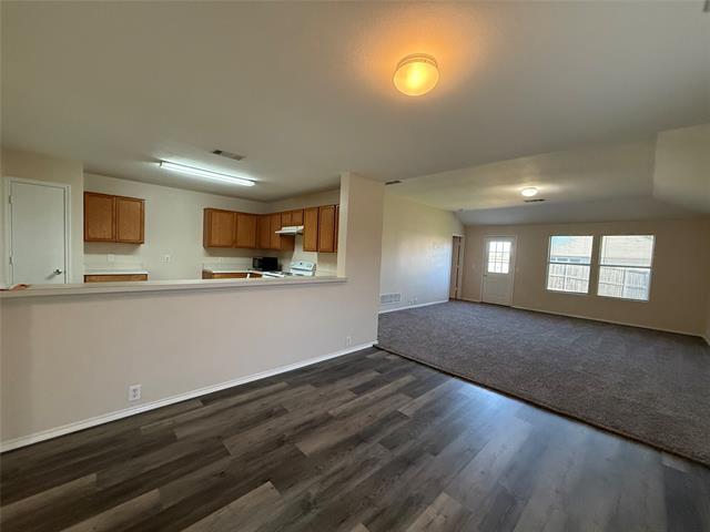 Building Photo - 8801 Tumbleweed Dr