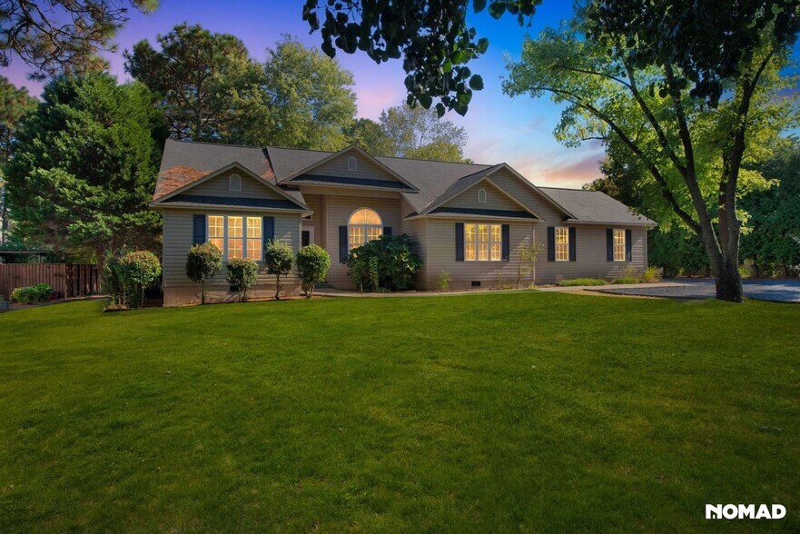 Building Photo - 124 Pinesage Dr