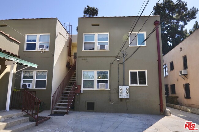 Building Photo - 2021 N Vermont Ave